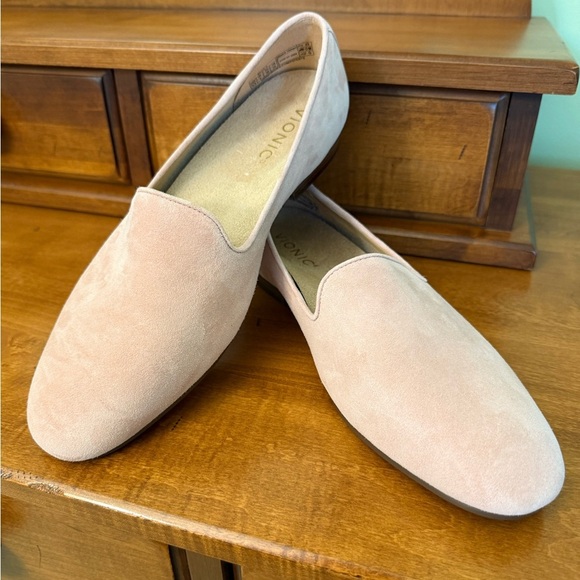 Vionic Willa woman’s tan / pink suede loafers slip on flats size 8.5 shoes - Picture 1 of 8